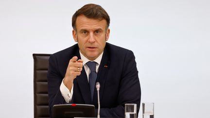 Le chef de l'Etat, Emmanuel Macron, lors de la Conférence internationale sur la Syrie, à Paris, le 13 février 2025. (LUDOVIC MARIN / AFP)
